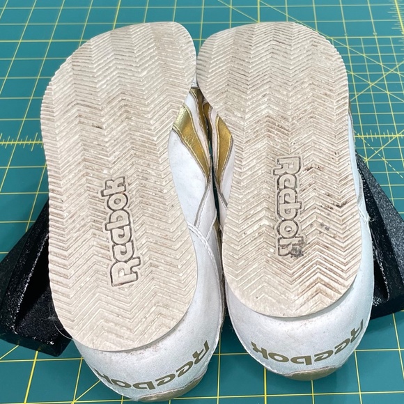 Reebok - White sneakers - Children's size 3.5 - Picture 2 of 7